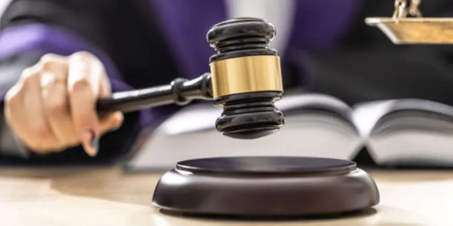 Judge hitting gavel